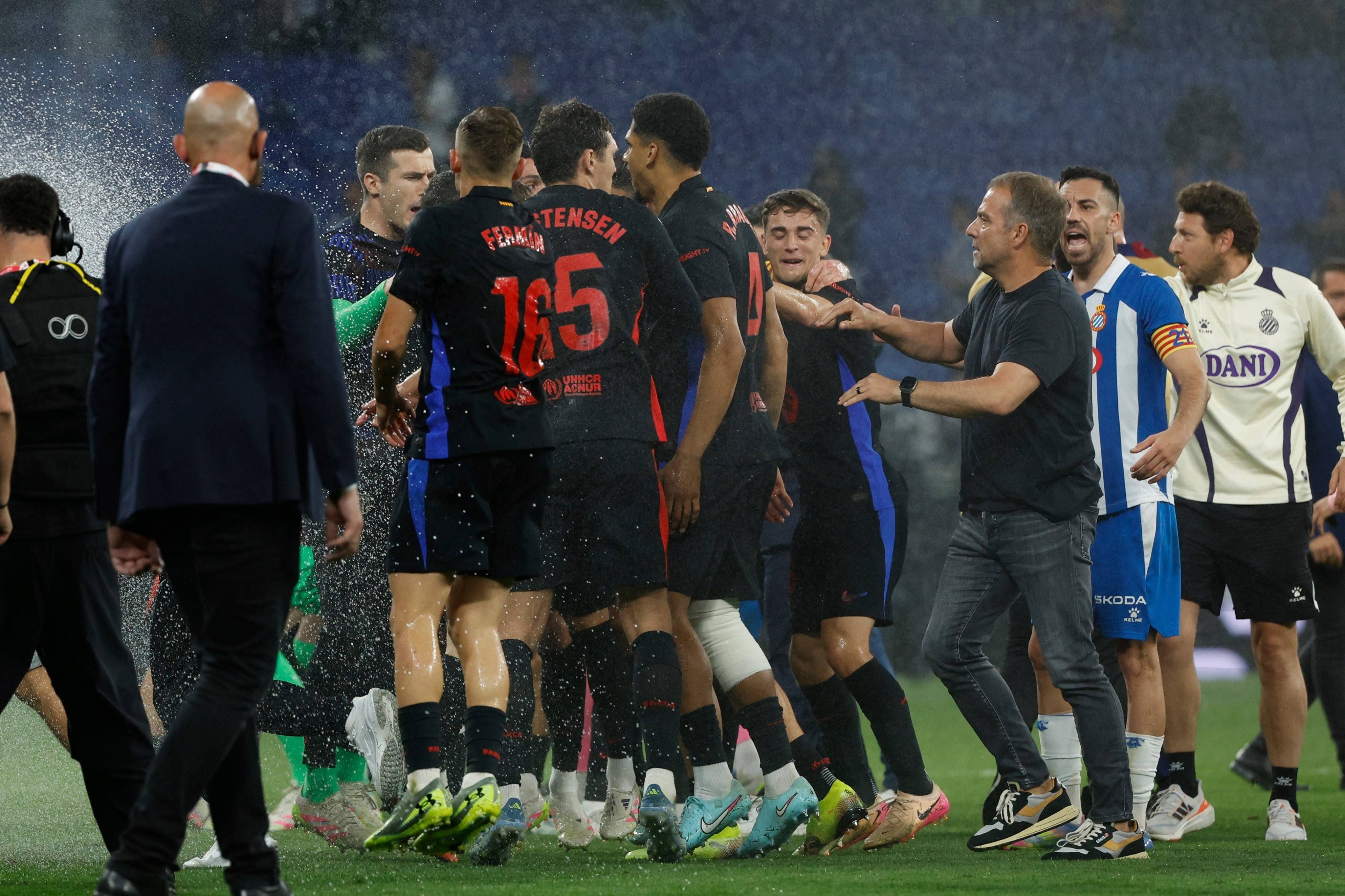 皇马巴萨联手！西甲豪强呼吁联赛延期以保护球员健康的简单介绍