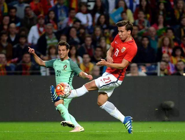 关于保加利亚逼平立陶宛，小组积分依然垫底的信息