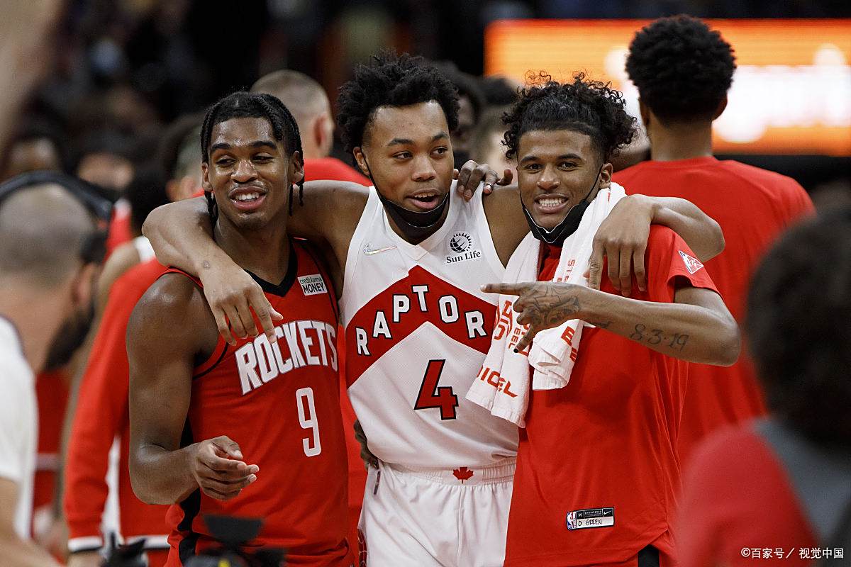 三亿体育体育官方登录入口-尼克斯不敌猛龙，遭遇主场失利