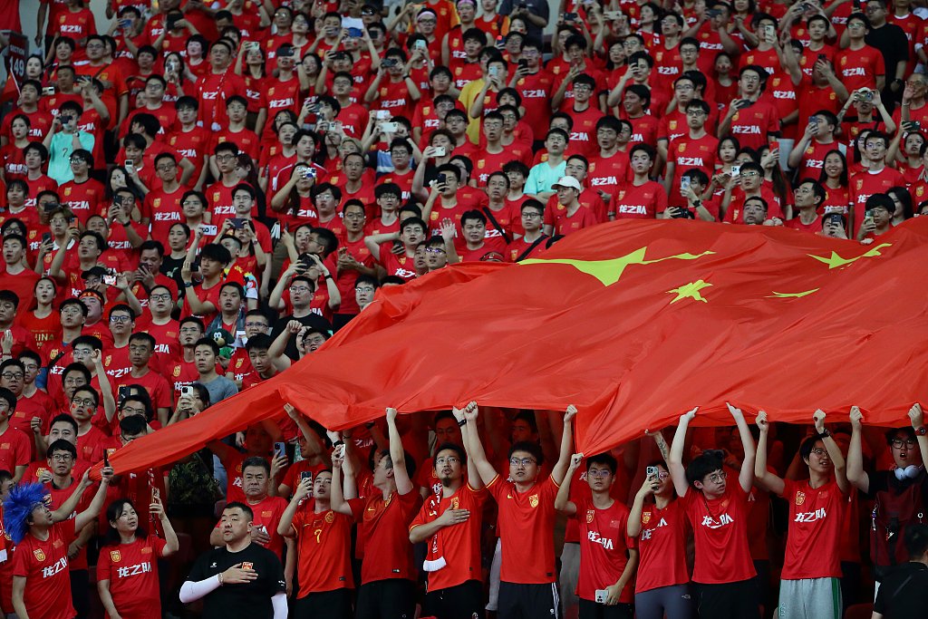 三亿体育体育竞技-雄骑展现集体士气，备战下一场比赛