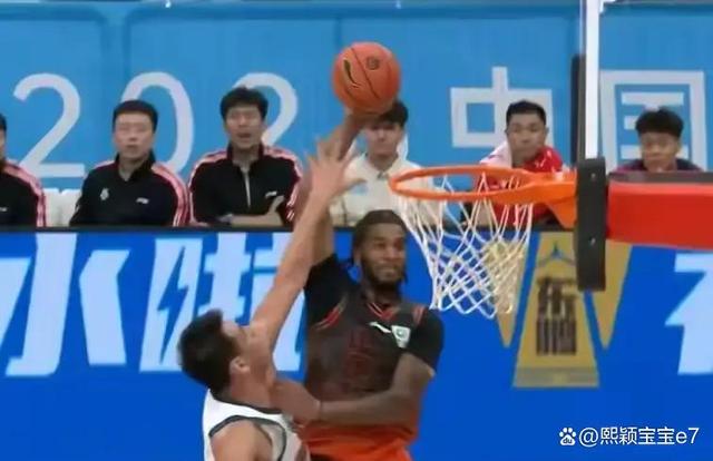 三亿体育体育课程-四川男篮在主场白送对手，失利结束